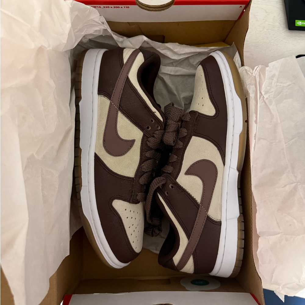 NEW DUNKS 7.5 COCONUT MILK/PLUM ECLIPSE